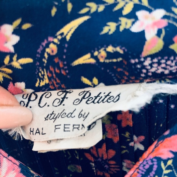 P.C.F Petite vintage floral print blue blouse - Picture 8 of 10